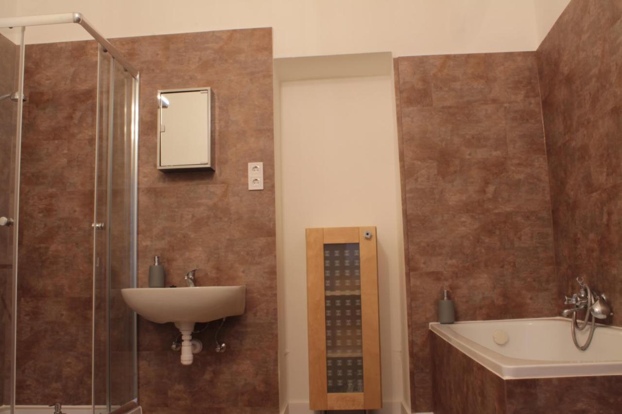 Zwinger Apartman Šoproň Exteriér fotografie